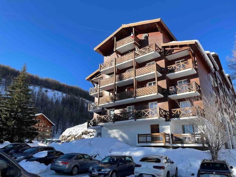 Allos, Logement Pieds Des Pistes, A 10 Minutes De La Base De Loisirs Extérieur photo